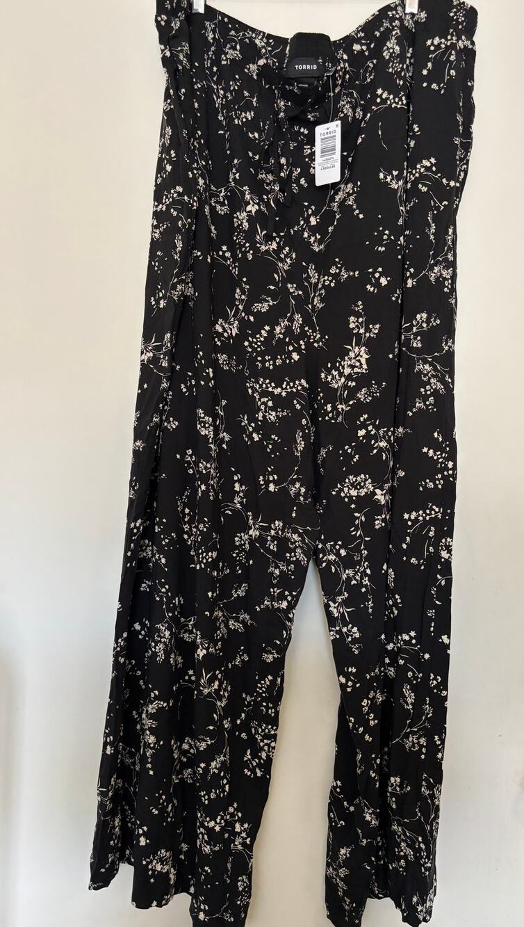 Torrid Wide Leg Pull On Challis Pants Size 4 4X Floral New
